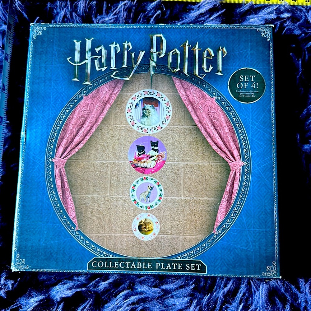 NIB Harry Potter Set of 4 Dolores Umbridge Cat Plates